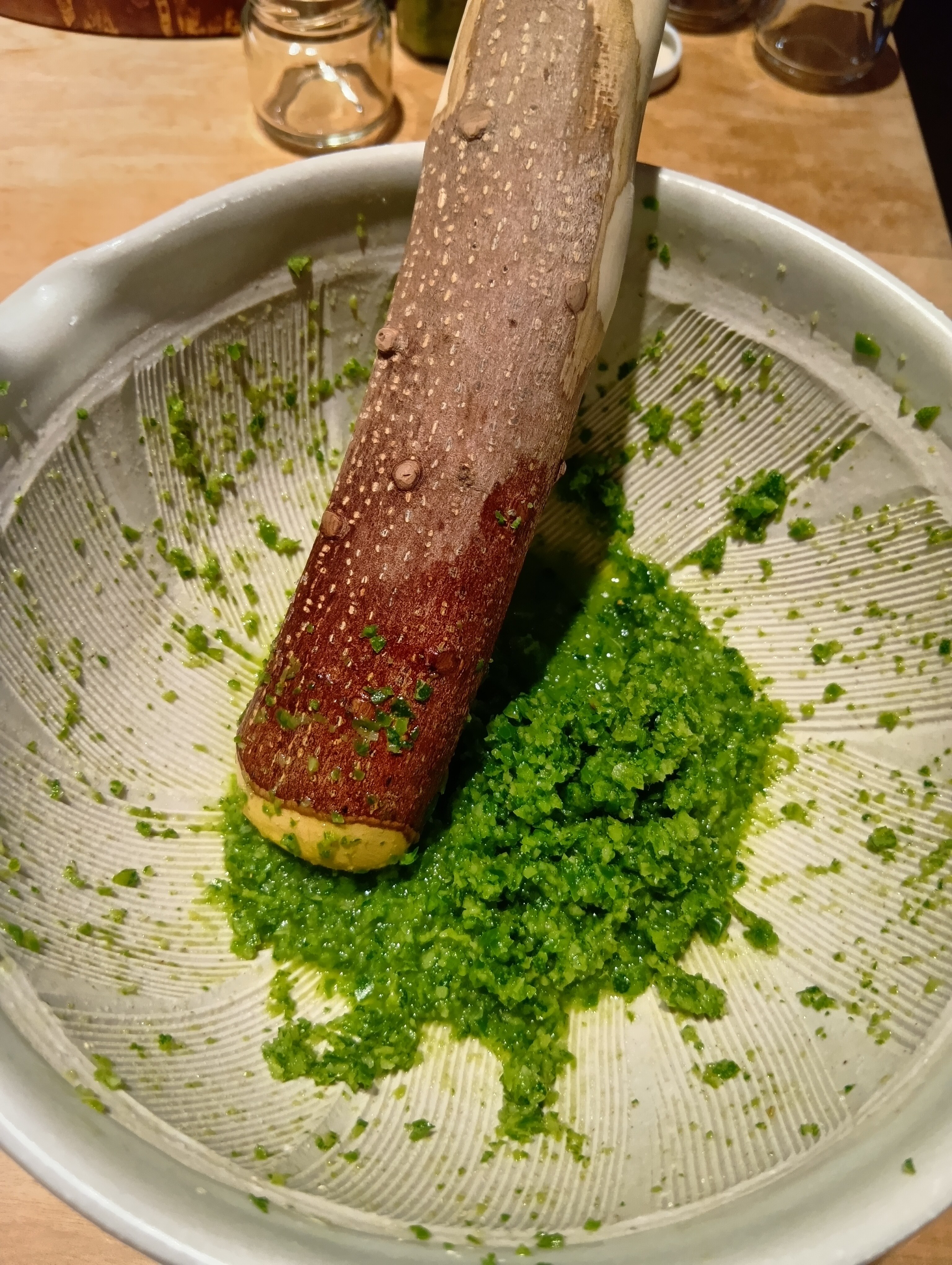 柚子胡椒作成中